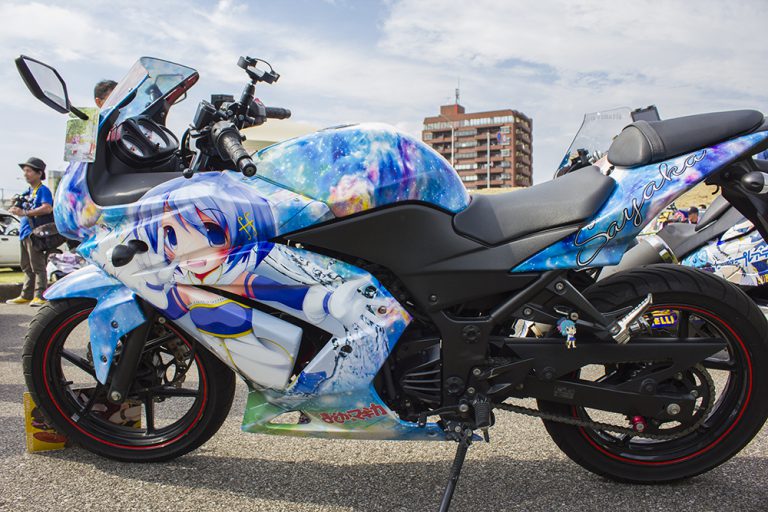 痛バイクのフルラッピングって？